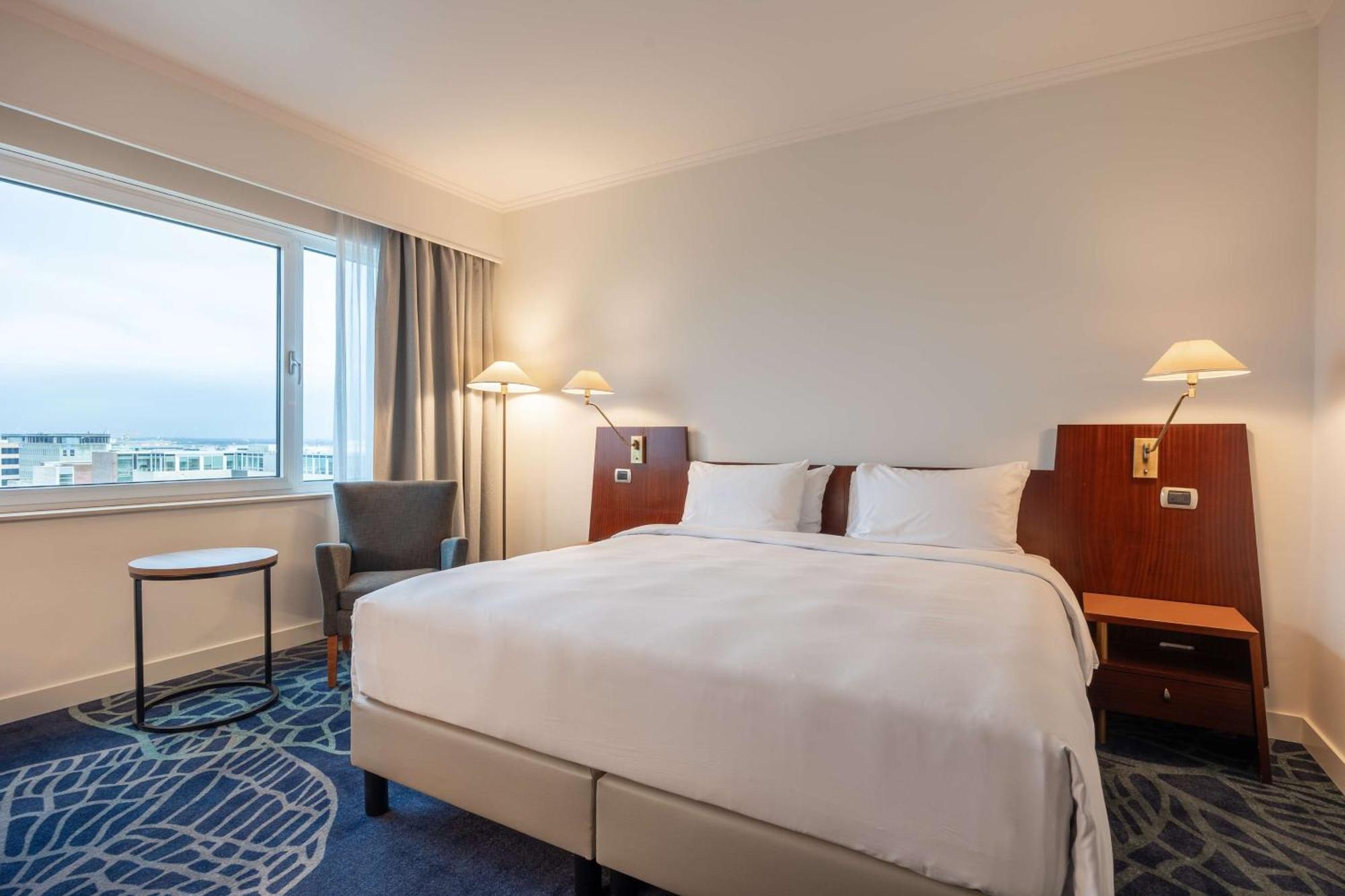 Radisson Blu Hotel Amsterdam Airport, Schiphol Схипхол Екстериор снимка
