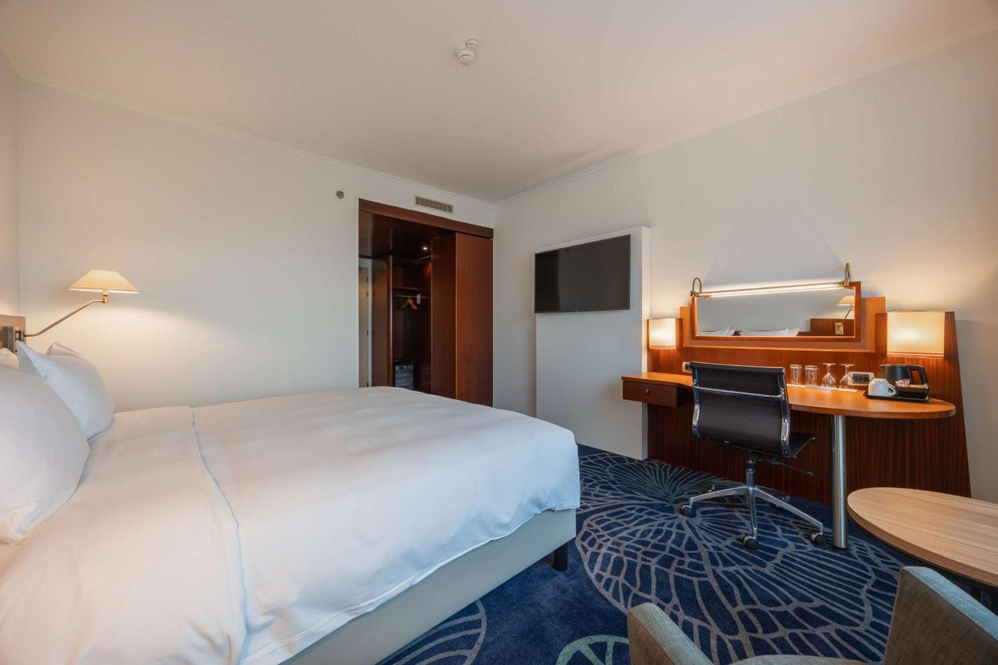 Radisson Blu Hotel Amsterdam Airport, Schiphol Схипхол Екстериор снимка