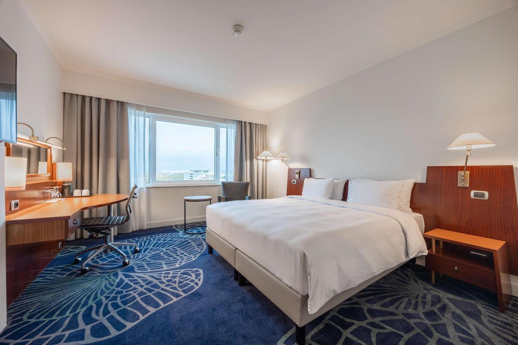Radisson Blu Hotel Amsterdam Airport, Schiphol Схипхол Екстериор снимка
